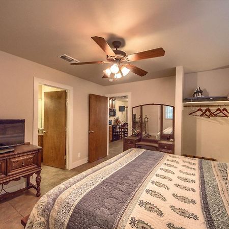 Annettes Cottage A Fredericksburg Bagian luar foto